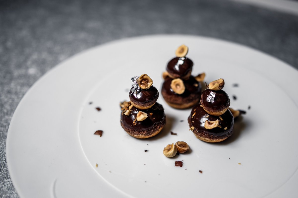 LeCinqParis's tweet photo. It is tea time so we offer you these cream puff . Subtle and delicate, these little wonders are eaten without hunger ! #fsparis #cheflesquer https://t.co/1F4Td1PXCV