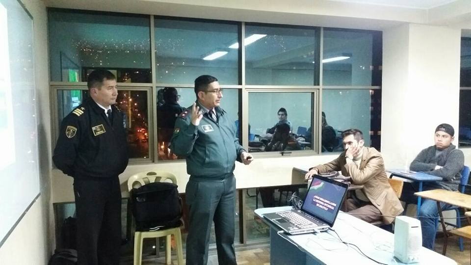 Eaen15's tweet photo. La E.A.E.N. brindando a la Universidad San Francisco de Asís, Conferencias sobre #Seguridad y #Defensa" https://t.co/SKwLZ7qAdp