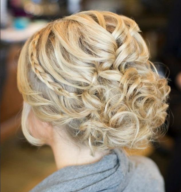 Countryriding's tweet image. Need ideas for hair for a wedding!!