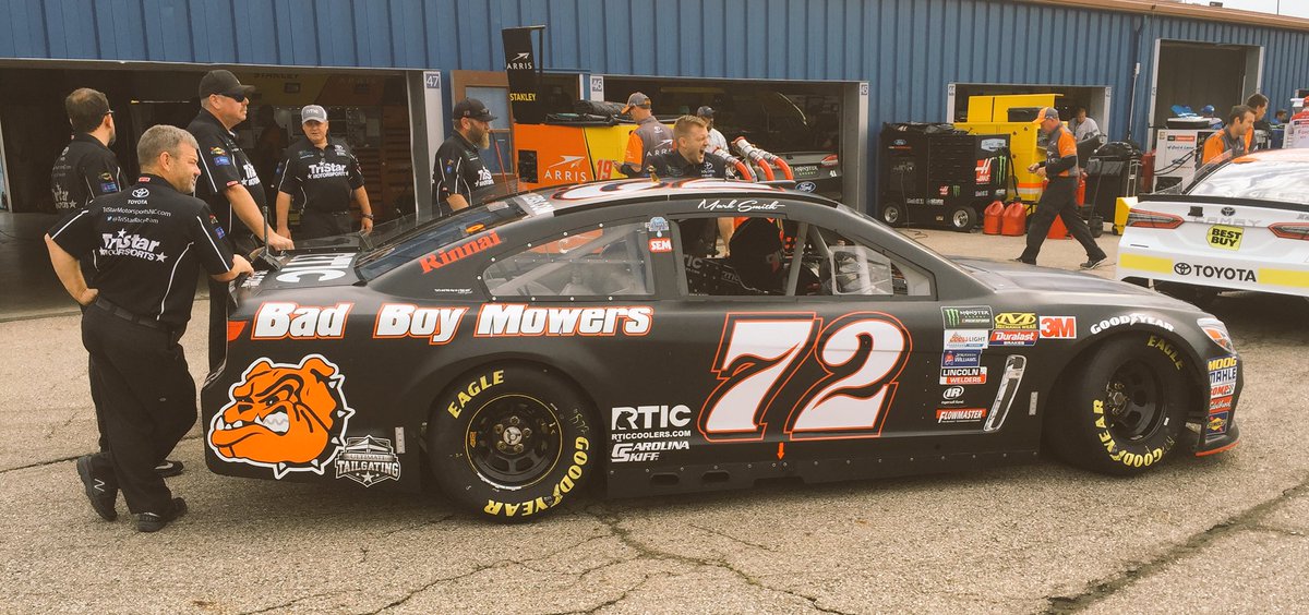 MattyK_Ski's tweet photo. .#72 @badboymowers #Team  rolling thru #Tech @MISpeedway - hey @ColeWhitt - that ride 👀's #BadToTheBone I must say 😉 #MowWithAnAttitude 👊🏻🏁 https://t.co/RG0yuXYOeW
