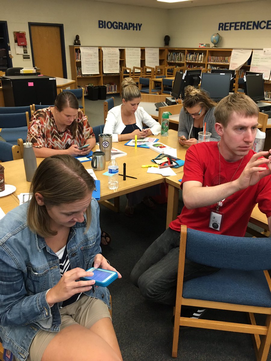 padmoreLTES's tweet photo. #LTESLions using our technology devices to support our learning. #agentsofchange 🦁 https://t.co/mGfI6iV0CK