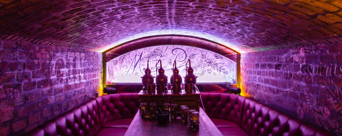 MuddleMagazine's tweet photo. This month, we're stepping behind the stills with our August featured spirit @EdinburghGin! Discover more: https://t.co/XW4eQjzoiP https://t.co/LZ8xgd59Qo