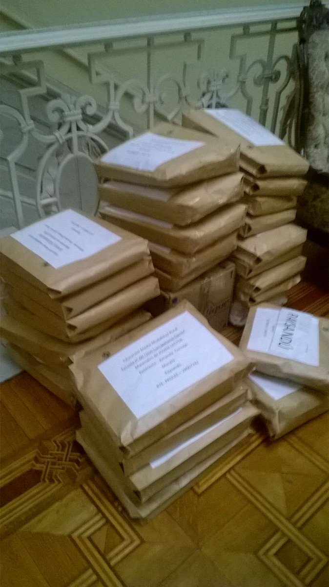 ANEP_Prolee's tweet photo. #Joven Lector. Los bolsitos para los estudiantes prontos para distribuir! https://t.co/LVDqmBQ4E3