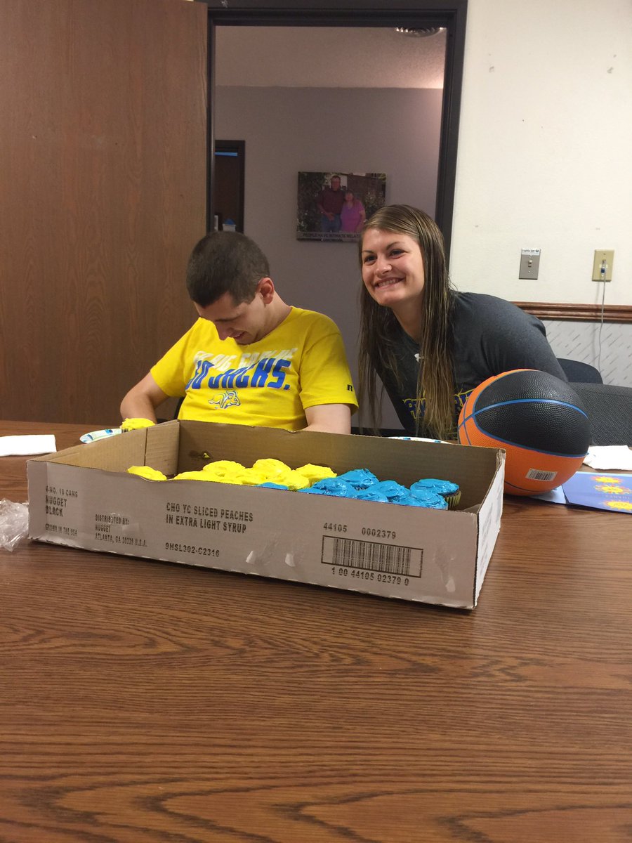 Okay, everyone look how cute this is ❤️ He got to meet his favorite basketball player this morning! Huge S/O and thanks to @miller503313