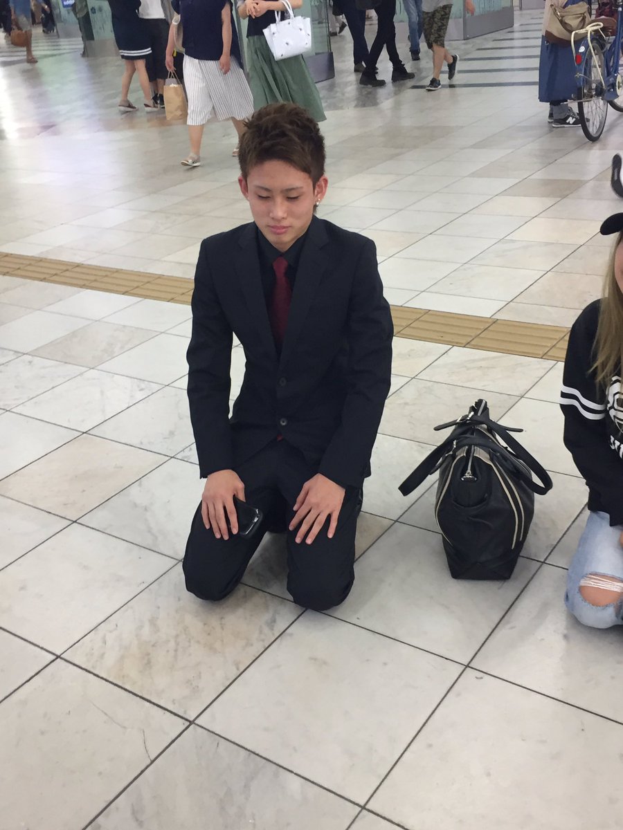 8ruci__'s tweet photo. 博多駅筑紫口 https://t.co/8Qw5n2k5es