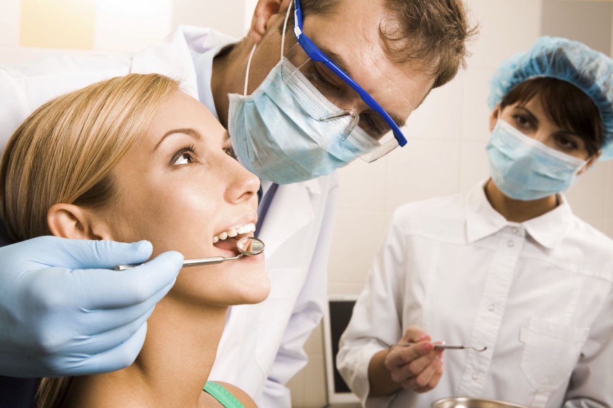 clinicaboassi's tweet photo. #YHoyAndoConPurasGanasDe aprovechar los descuentos que Clínica Boassi tiene:
- Implantes Dentales a $335.000
- Frenillos a $99.000 https://t.co/XtlN8JeCBt