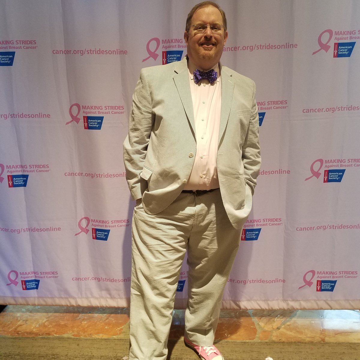 andrewjfreeman's tweet photo. #fCancer #realmenwearpink #stridesATL #pinkconverse https://t.co/LpKU4IdIV1