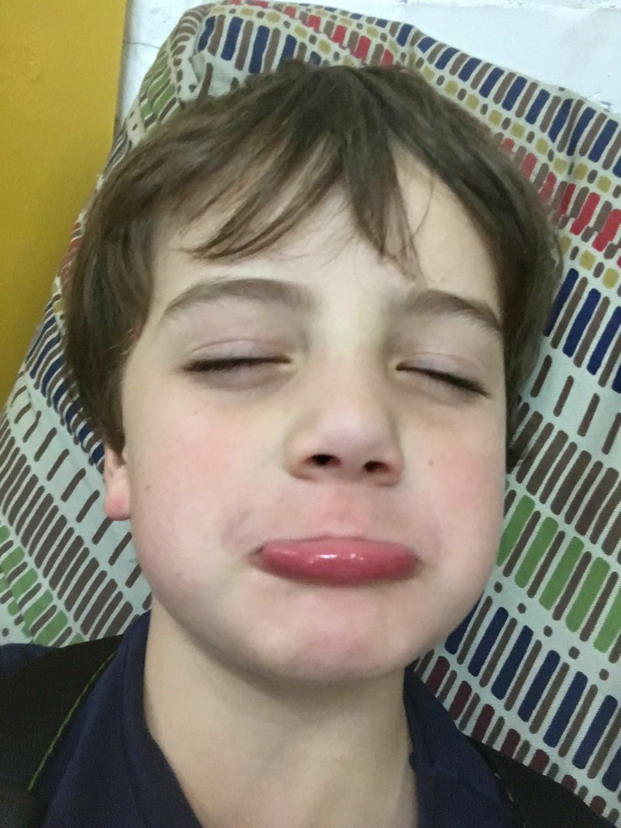 juliadscott's tweet photo. @Uber #UberIceCream doesn't seem to be happening in Toronto? This guy is so sad:( https://t.co/4dy3GBAQlJ