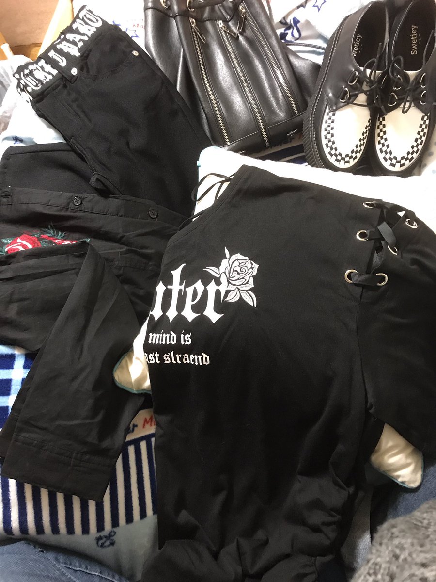 توییتر 椎名 朧 Broken Toys در توییتر 沢山 洋服 買ってもらいました 死神くんみたいに なんか こう カッコいい服を着たくて Https T Co Rqwe6mzaiq