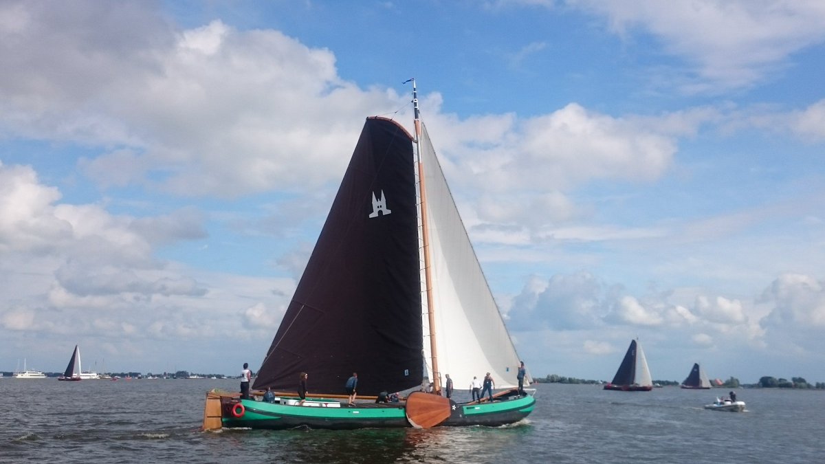 SKSskutsjesilen's tweet photo. Dagoverwinning voor @desnekerpan. Douwe Visser en bemanning fan herte lokwinske! #SKS17 https://t.co/M2tocPCNNC