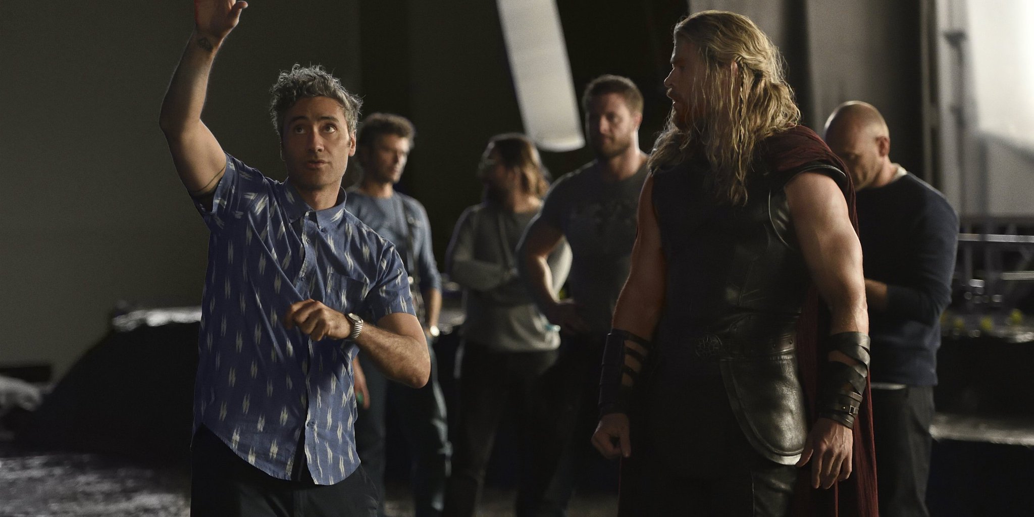 Thor: Ragnarok Director Wishes Chris Hemsworth a Happy Birthday -  