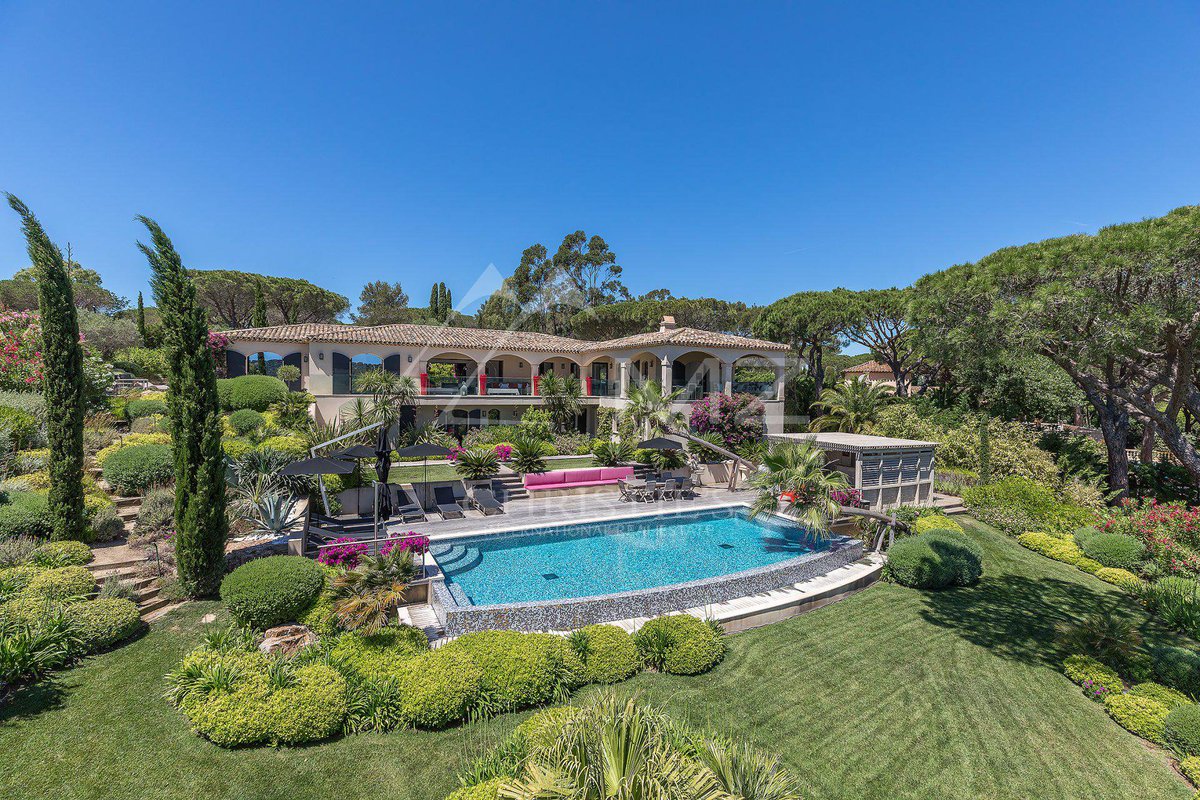Michael_Zingraf's tweet photo. #Sale #Ramatuelle #SplendidVilla #LandscapedGarden #SeaView #LuxuryRealEstate #FrenchRiviera
Full story here : https://t.co/w6YsaqOSUm https://t.co/QZGDiiJVE7