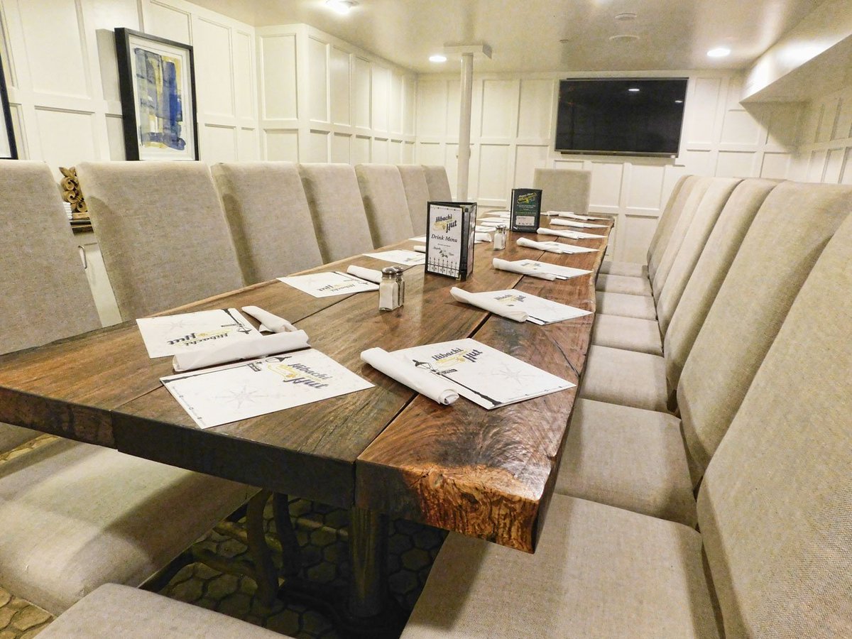 TheHutMHK's tweet photo. Check out our newly renovated Magnolia Room...Perfect for your next gathering! @DowntownMHK #whodathut https://t.co/PqWTzmqnHJ