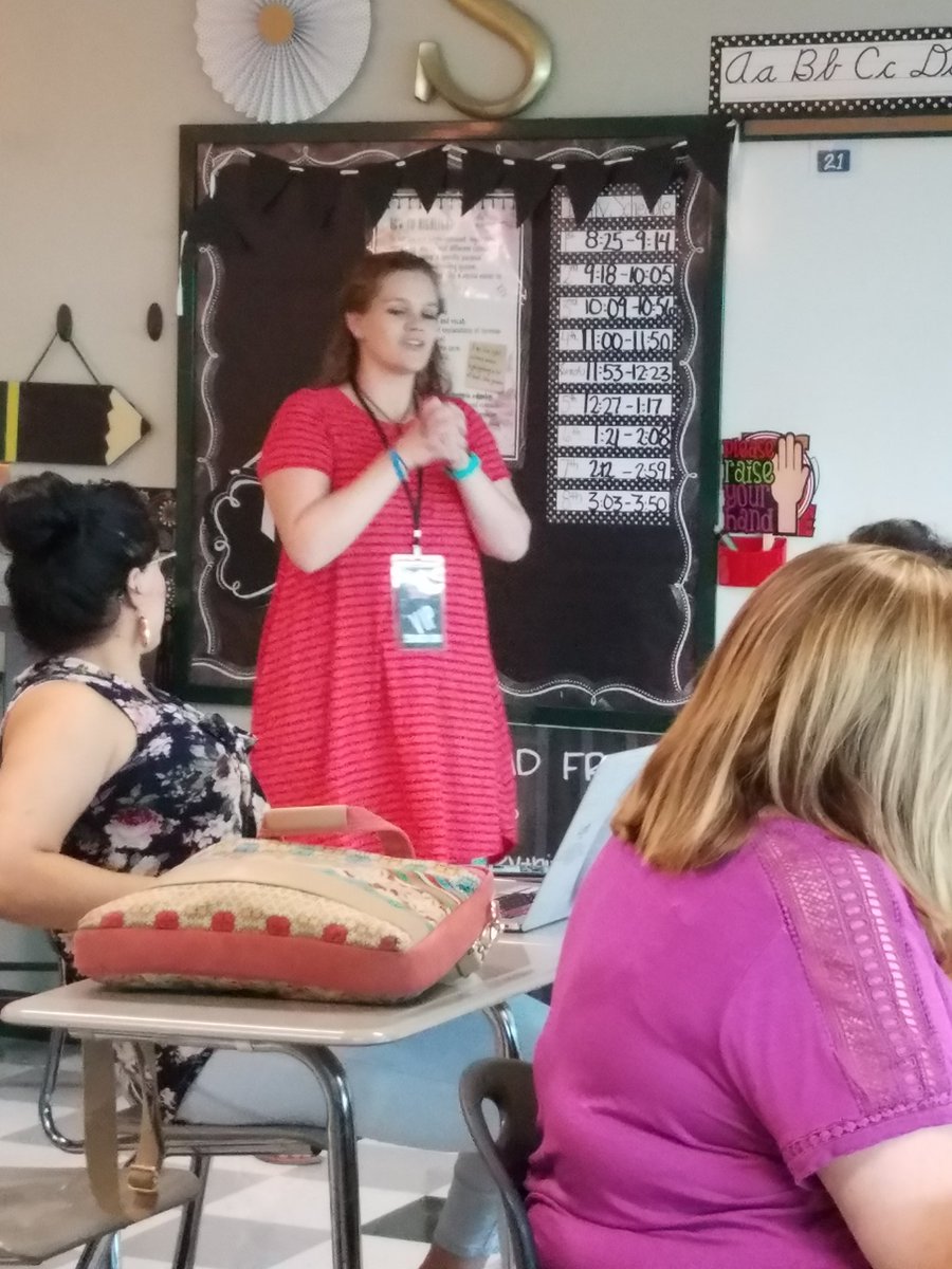 fsh_shamrock's tweet photo. @MsMichna awesomeness with google tools #tapbtt #fshisd https://t.co/cNXXHi2DVs