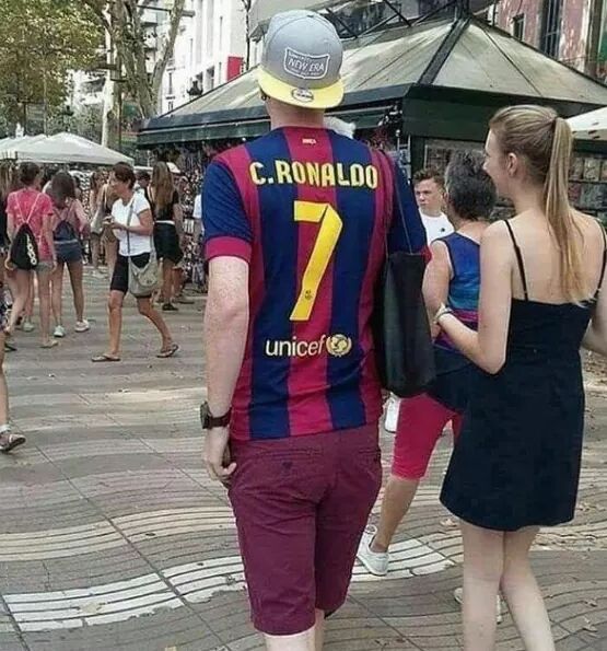 CRonaldoNews's tweet photo. The dream of all Barcelona fans. https://t.co/DiJY3dDKwT