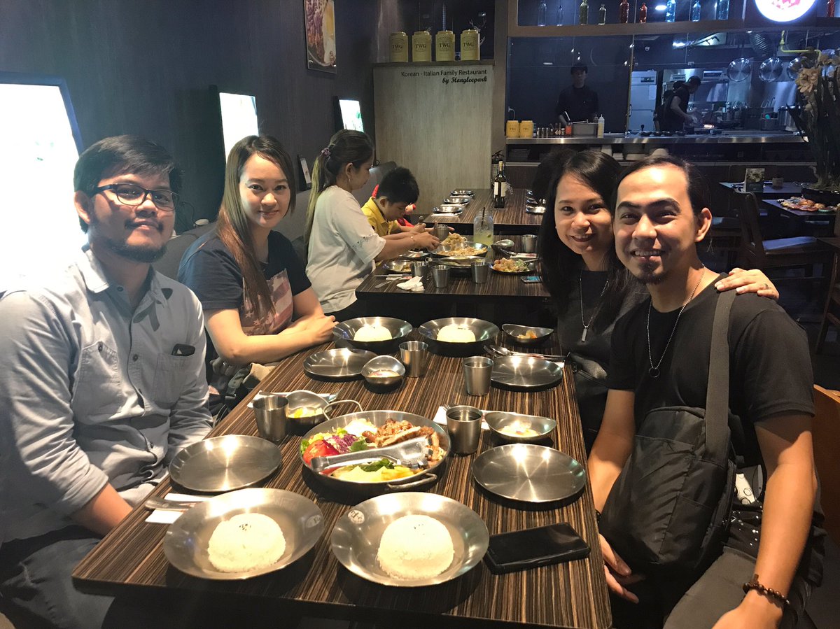 rhuszell11's tweet image. friends. #CSU #prosync #unexpectedmeetup 😁🤣