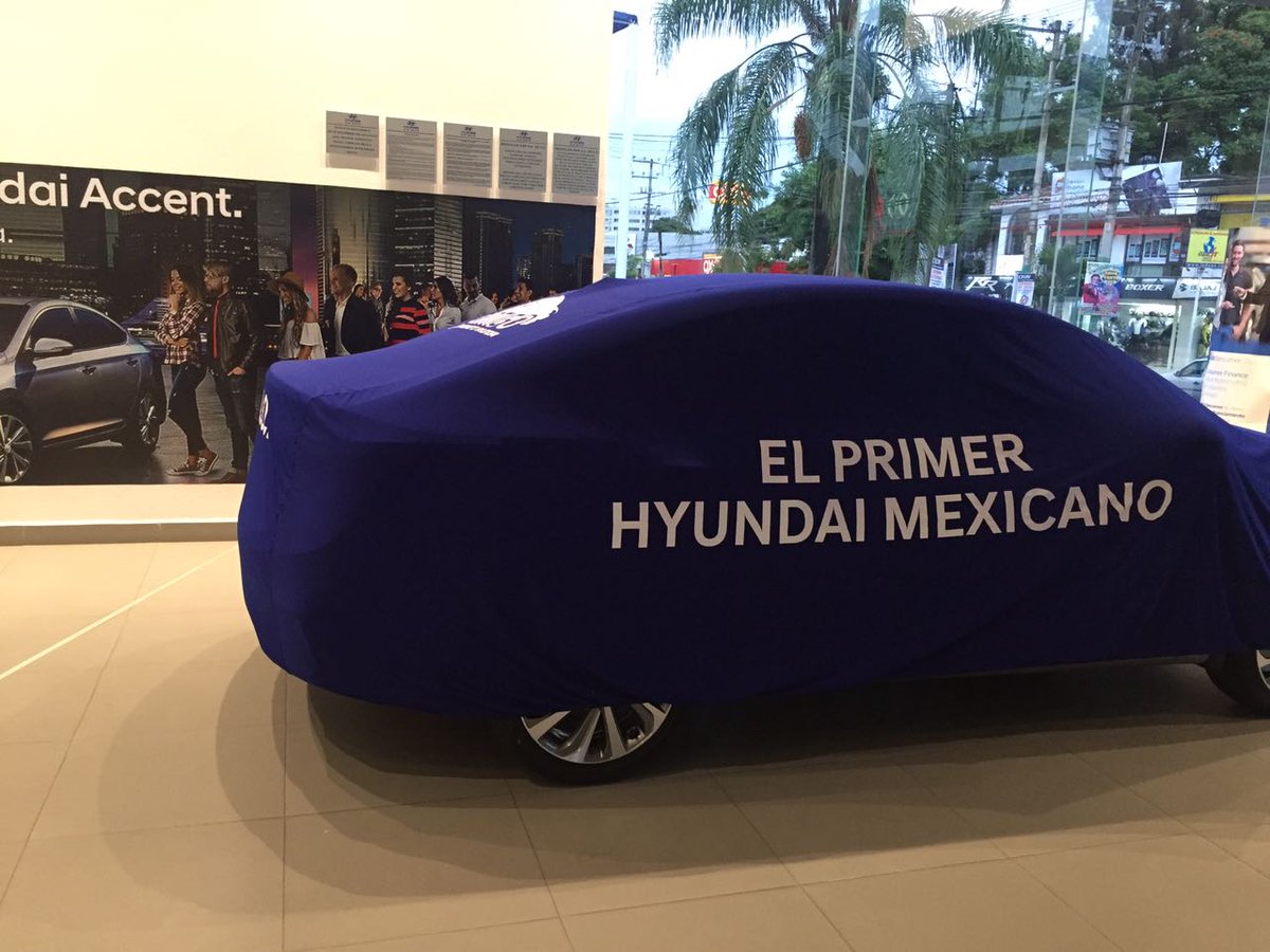 diazcabelloma's tweet photo. Grata compañía en el lanzamiento del primer Hyundai Mexicano, Accent #LaDecisionPerfecta ¡Gracias  totales! https://t.co/Y4MhAdy2yi