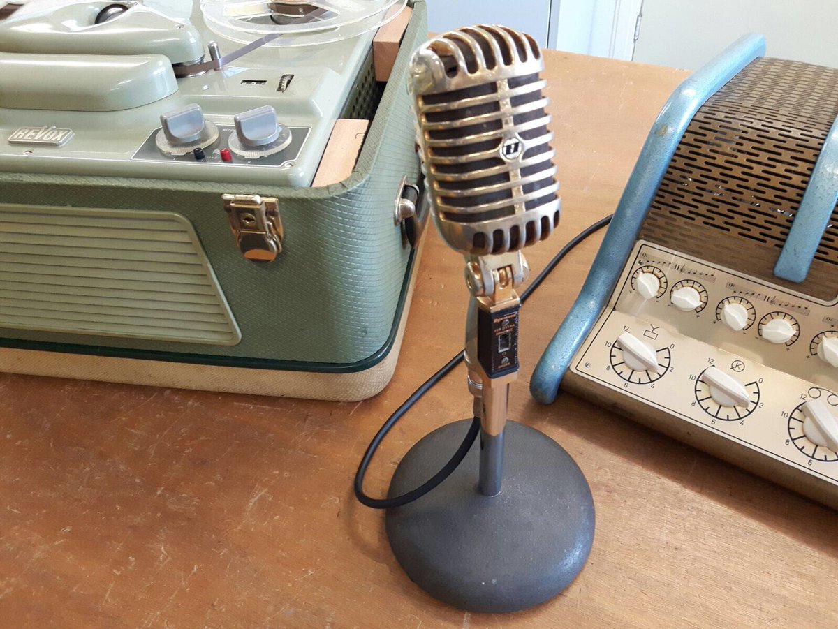 TourGainsbourg's tweet photo. #VINTAGE #ALERT met man en macht gewerkt om deze set te gebruiken bij #Gainsbourg 3 september bij Nieuwe Markt met @hansstroeve @NBZwolle https://t.co/HrTUhSlXlR