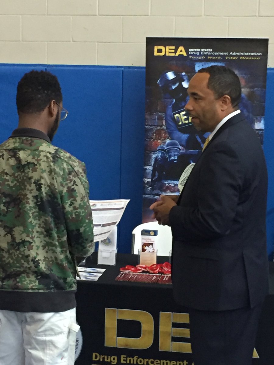 deadetroit on twitter deadetroit special agent chris taylor recruiting flint mi the genesee county job corp center vitalmission