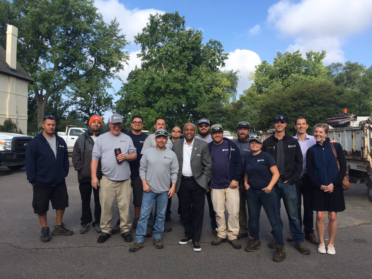 MayorHancock's tweet photo. Gr8t visit this mrng. to one of the best parks in Co, @WashPark, to inspect the new trail mrkgs. Gr8t job by residents and @denverparksrec https://t.co/AEyAWdvgOl