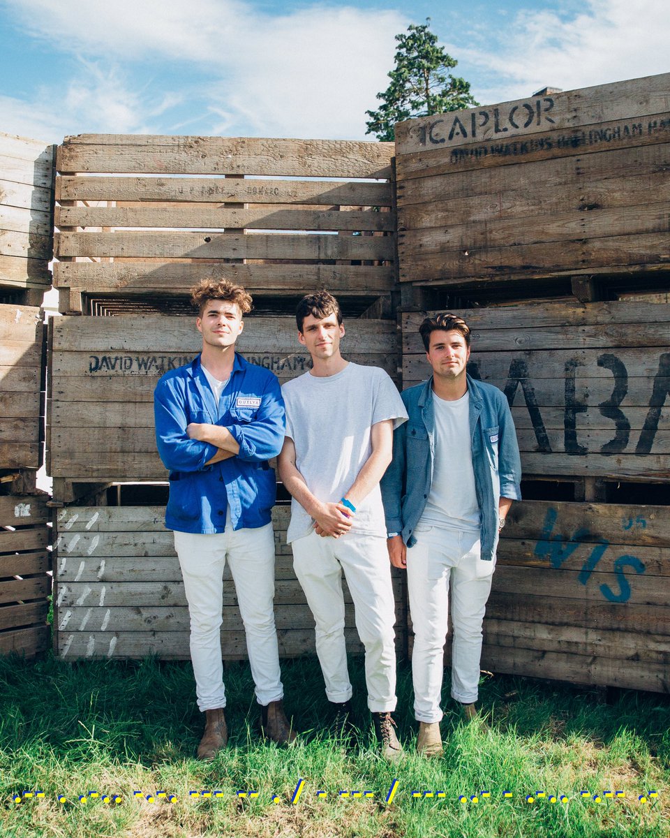 outlyamusic's tweet photo. 🔵⚪️🔵 at Barn on the Farm. 📸@jonjorooney https://t.co/rq3y2LPHgc