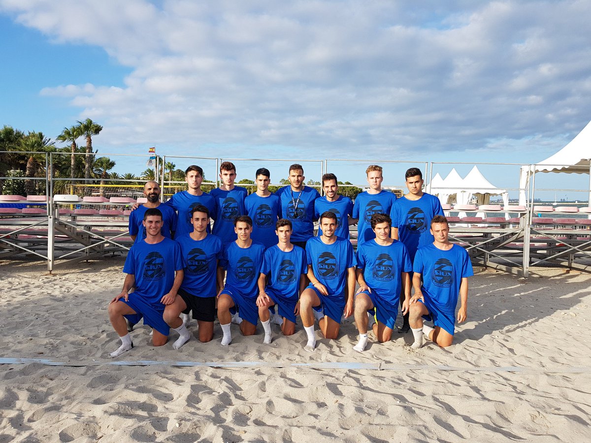 MCasillasPrefer's tweet photo. Sesión de entreno!!
El equipo se pone a tono, disfrutando de la costa .
#LosAlazares
#Createtodream
#frutostobilloelefante
#Fernicrack https://t.co/iNDHFUYwTQ