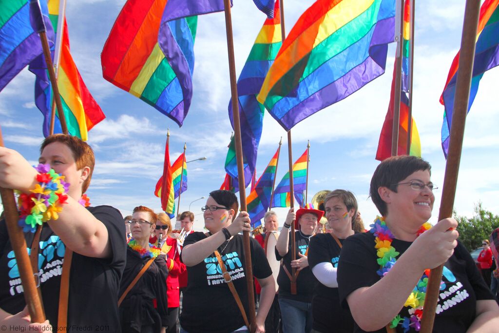 Travel2Iceland's tweet photo. We are feeling the @ReykjavikPride here at ITA! #FridayFeeling #ReykjavikLoves #GayPride @pinkiceland 🏳️‍🌈❤️🇮🇸💪 https://t.co/AfGmRCfcN8