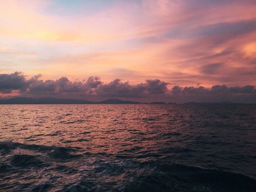 itsagirlgame's tweet photo. Girls born in December:
- musicians are their kind of crush
- messy is their word
- love to see the sunset https://t.co/ztPuSd4y6X