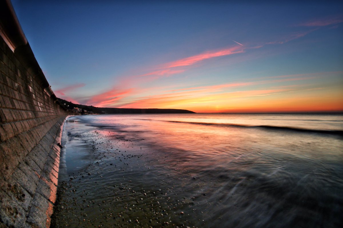 carlmilner's tweet image. Filey at 5:00am this morning, East Coast, Yorkshire, UK.  #Sunrise #StormHour