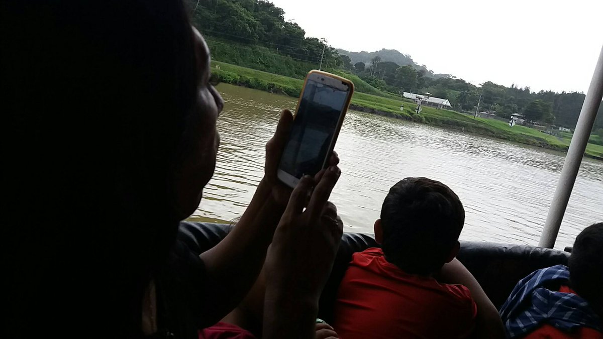 SFNewsPanama's tweet photo. Comienza el paseo... 😄@AIDFORAIDSP lleva a los niños a un recorrido por el @canaldepanama
#Salud #Alegría #Optimismo #Solidaridad👦👧👱👶💛 https://t.co/9BNPKx13ld
