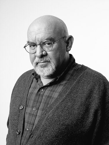     Wishing a very happy birthday to the amazing Stuart Gordon! ¡Feliz cumpleaños Sr. 