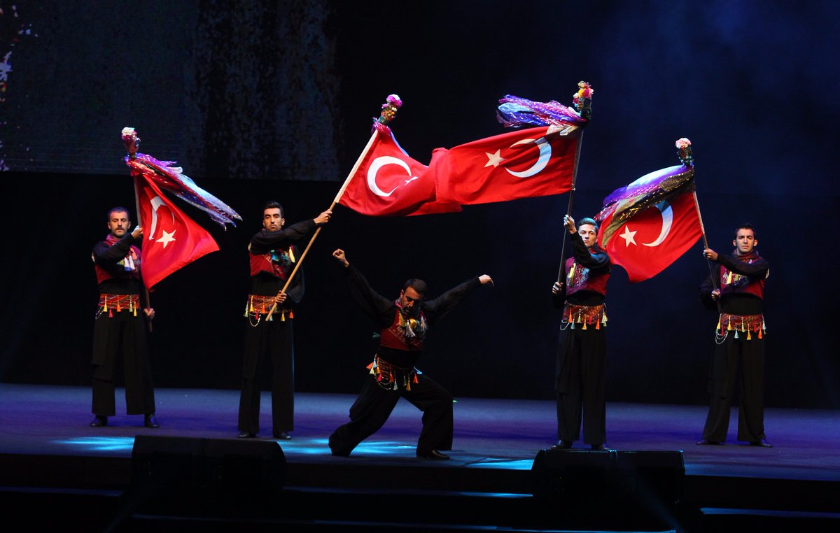 #Deaflympics2017 büyüleyici dans gösterileri ve Murat Dalkılıç konserleri ile Samsun'a veda etti.