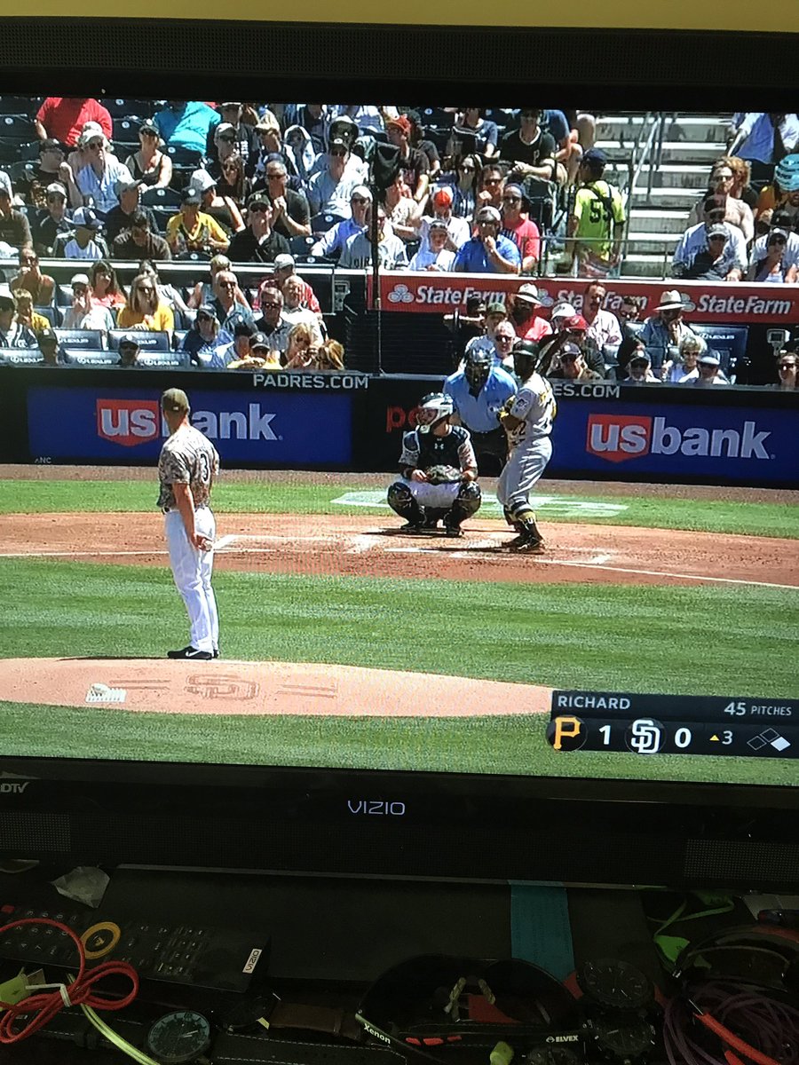 burns304's tweet photo. #clutchUPcutch https://t.co/6EFWFvWkjw