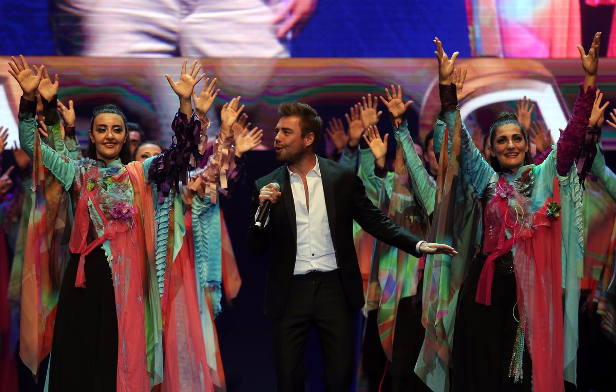 Deaflympics2017's tweet photo. #Deaflympics2017 say goodbye to Samsun with fascinating dance shows and Murat Dalkilic concert. https://t.co/XGf7nW3Nyr