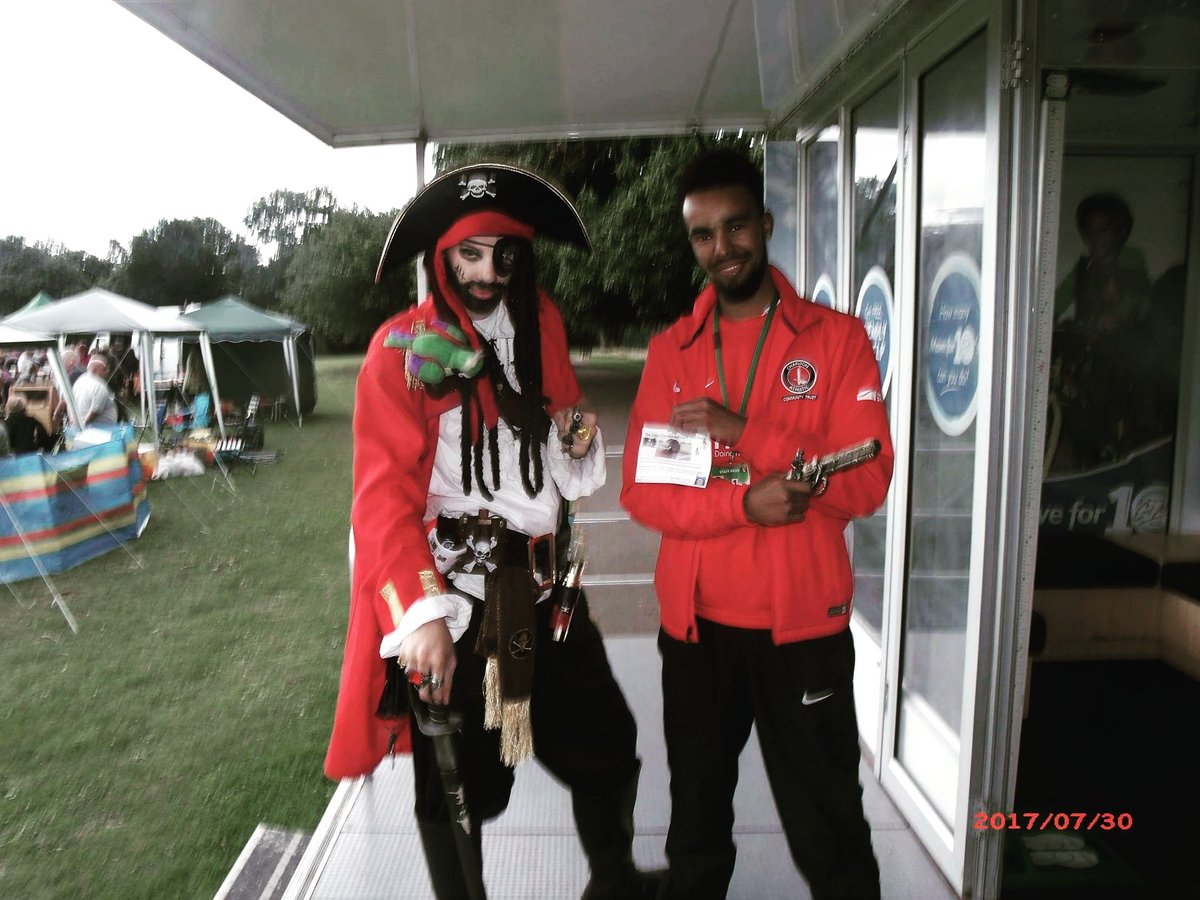 1fbc59dd28ac4ca's tweet photo. Taken by the #photographer
#Crazycaptain &amp; #Charlton #FootballClub was at #ElthamPark #Festival #summerfair 2017 today. https://t.co/HavJSzZeHP