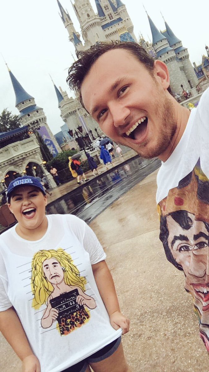 kkennedy_32's tweet photo. We are loving our David vlog shirts @DavidDobrik #davidvlogs @jasonnash https://t.co/Ig2b7gUf5W
