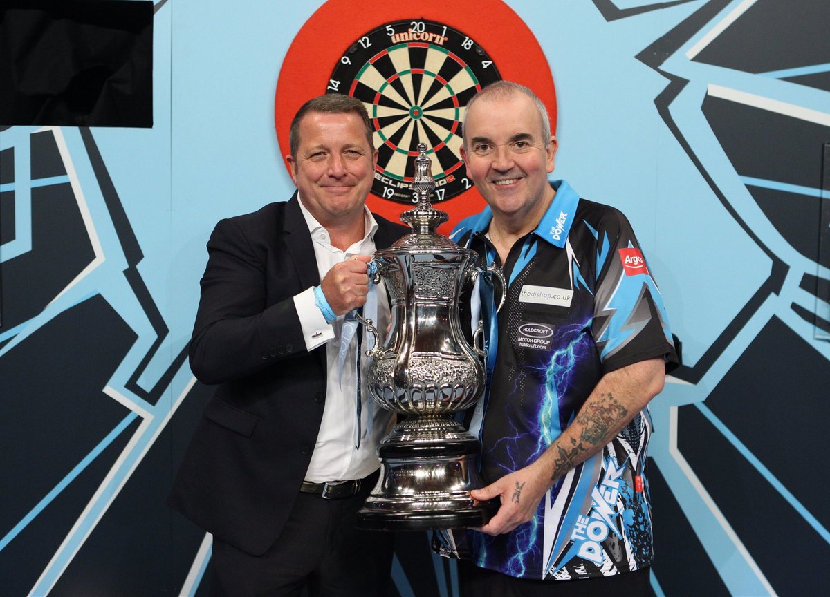 Garryplummer's tweet photo. What a night What a player! "The Power" #16 #BVdarts @PhilTaylor @TargetDarts @targetsports_jp https://t.co/i9deebVSJc
