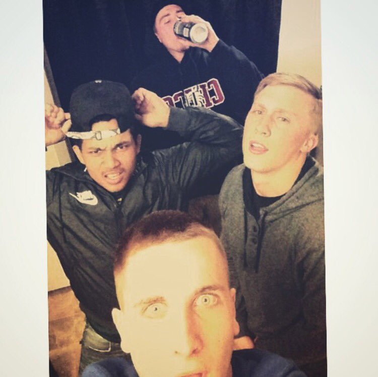 marcus_w2's tweet photo. Happy 21st to mag dudddeee! Don't get too sauced brotherman 💪🏽 @timersonco https://t.co/H8SM0ZtET3