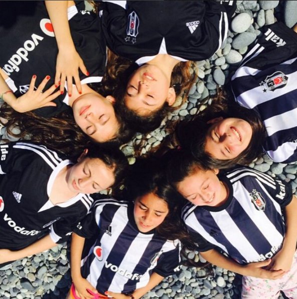 forzabesiktas's tweet photo. "Okuman lazım evlat.
Evirip çevirmeyi, göze girmeyi, falan filan
bırakıp
                                            okuman...." 
N.H. https://t.co/oxtU7EY7qn