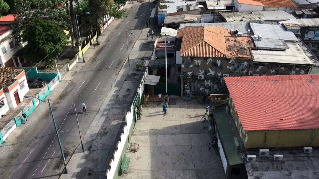 HenriFalconLara's tweet photo. No hubo chantaje que valiera ni amenazas que sometieran a un pueblo cansado y maltratado #NOALaConstituyente https://t.co/fLYNQPxJS0