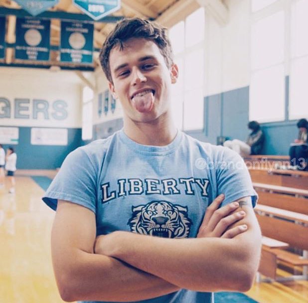 favepersxons's tweet photo. Brandon flynn || actor #brandonflynn @brandonflynn https://t.co/AgOceYk8qs