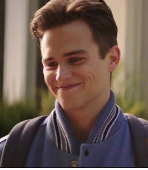 favepersxons's tweet photo. Brandon flynn || actor #brandonflynn @brandonflynn https://t.co/AgOceYk8qs