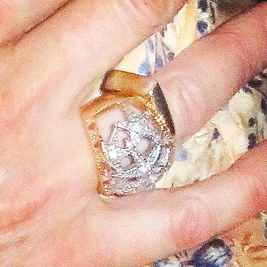stephenmahoneym's tweet photo. My #picture #jewellery #designer #TobyMclellan #diamondring #worn by #JacMac @CJPSULLIVAN #joint #SaturdayNight #party 4 #pals #grouchoclub https://t.co/jLt3JlU5IZ