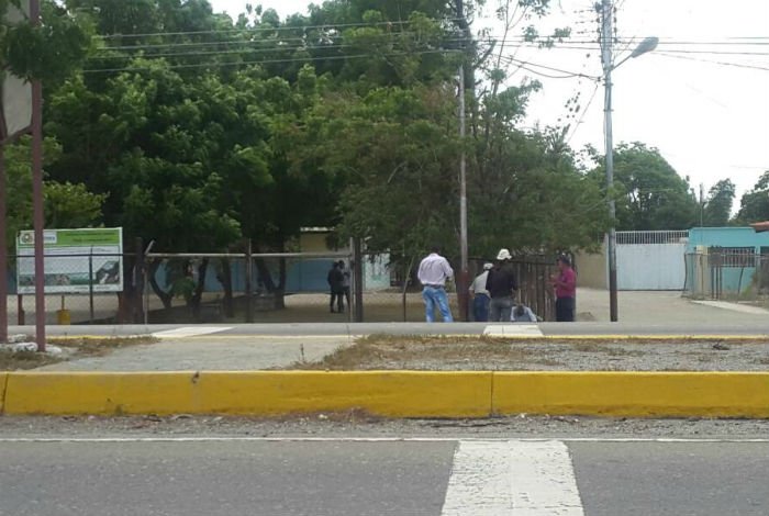 elimpulsocom's tweet photo. FOTOS: Centros de votación en Quíbor lucen desolados este domingo #30Jul - https://t.co/xpiA0xwscj https://t.co/7HJNsShgCg