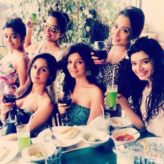 madhubalakund81's tweet photo. Very beautiful @iamTinaDatta @SrSrishty @krystledsouza @RubiDilaik @Sukirti_k @thessarakhan https://t.co/2ubnlV9iRo