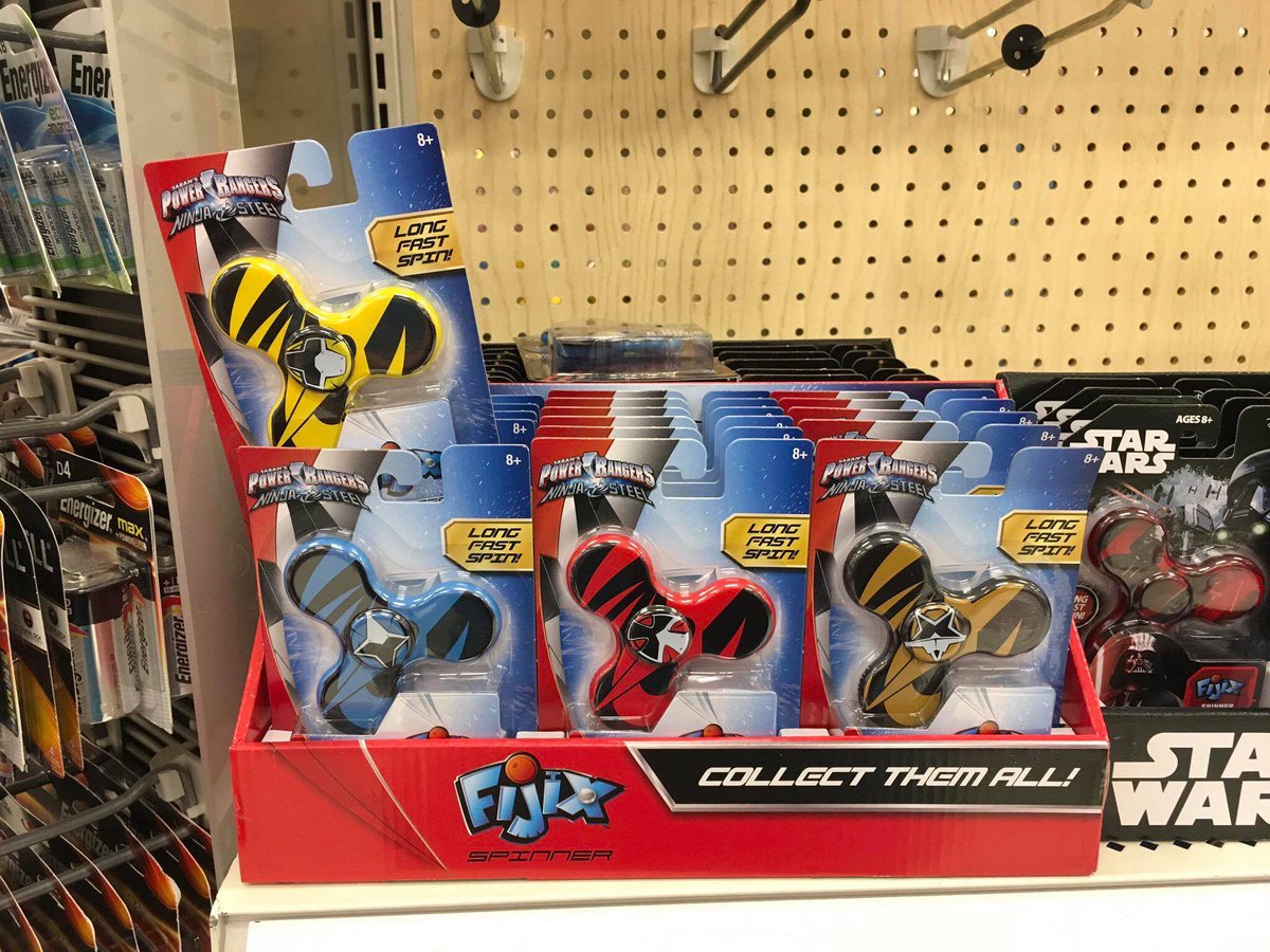 PowerRangersNOW's tweet image. It's actually happening - #PowerRangers #NinjaSteel fidget spinners are in stores now!
powerrangersnow.com/ninja-steel-fi…