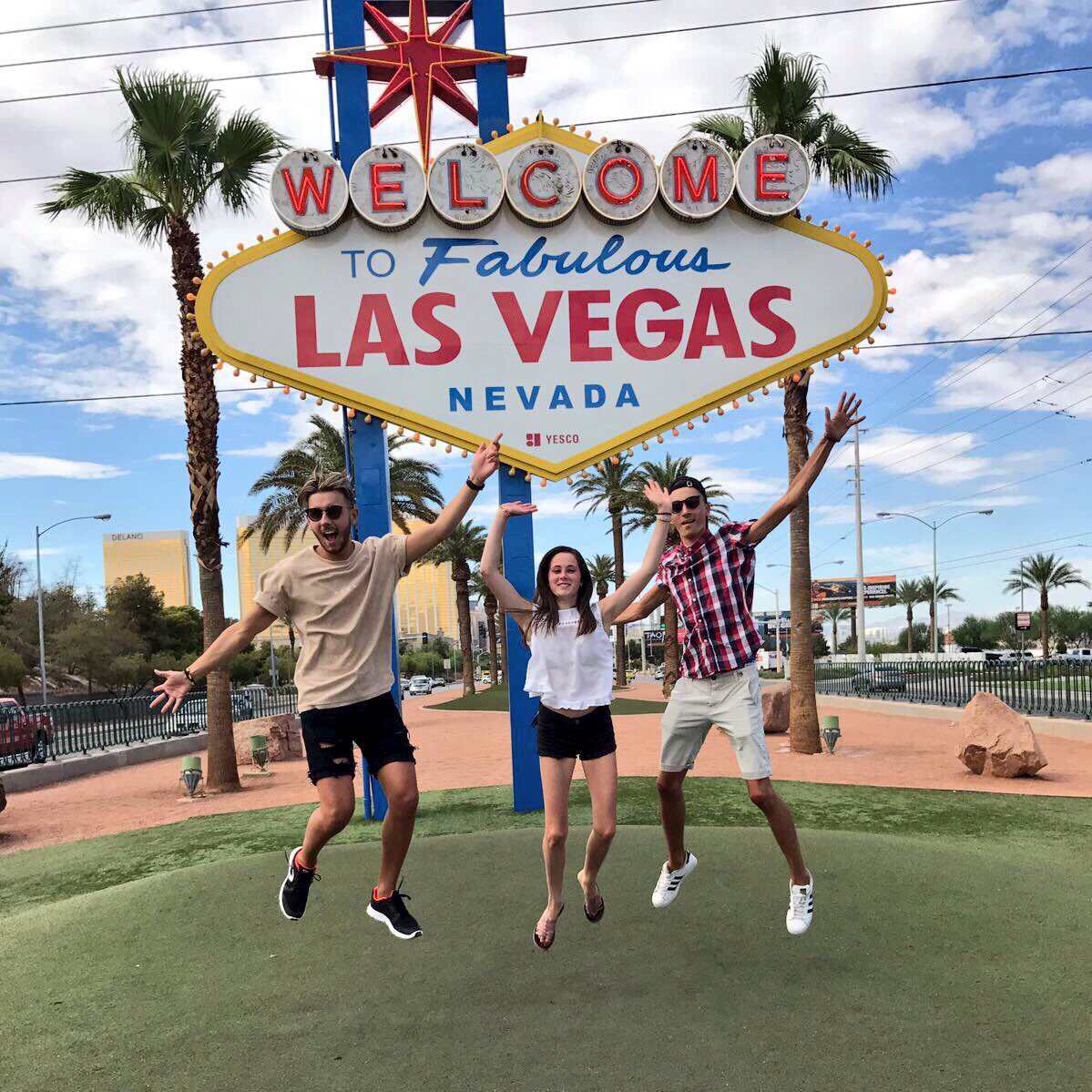 drums_talk's tweet photo. Ce voyage de fou qui s'achève pour la #JournéeDeLAmitié ❤️ #InternationalFriendshipDay https://t.co/w8tOyx29iE