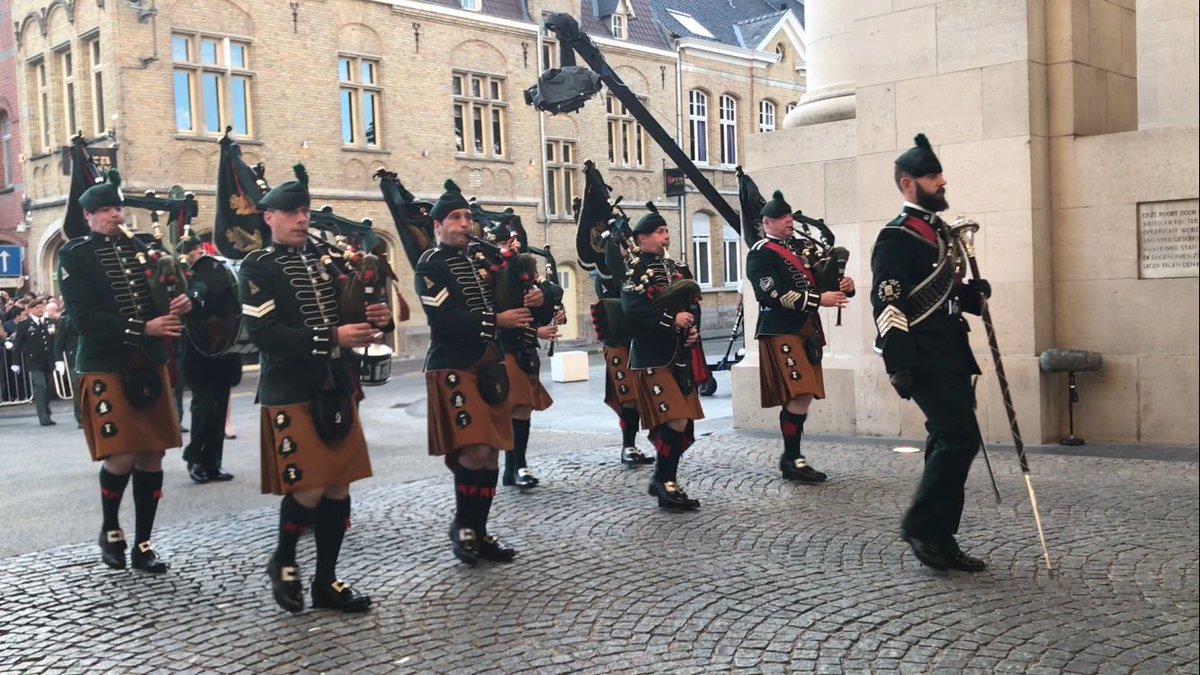 Pipes &amp; Drums of the 1st Royal Irish lead descendants of those named on <a href="/CWGC/">Commonwealth War Graves</a> Ypres (Menin Gate) Memorial into ceremony. #Passchendaele100