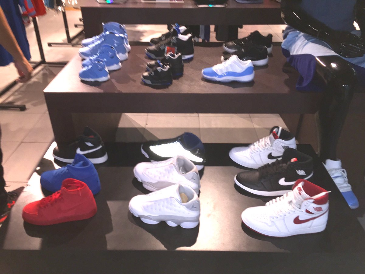 AlvaroSoto13's tweet photo. Lo nuevo en @brooklynbridgepanama #brooklynbridgepanama #teamjordanpty @Jumpman23 https://t.co/TNjZx3O37y