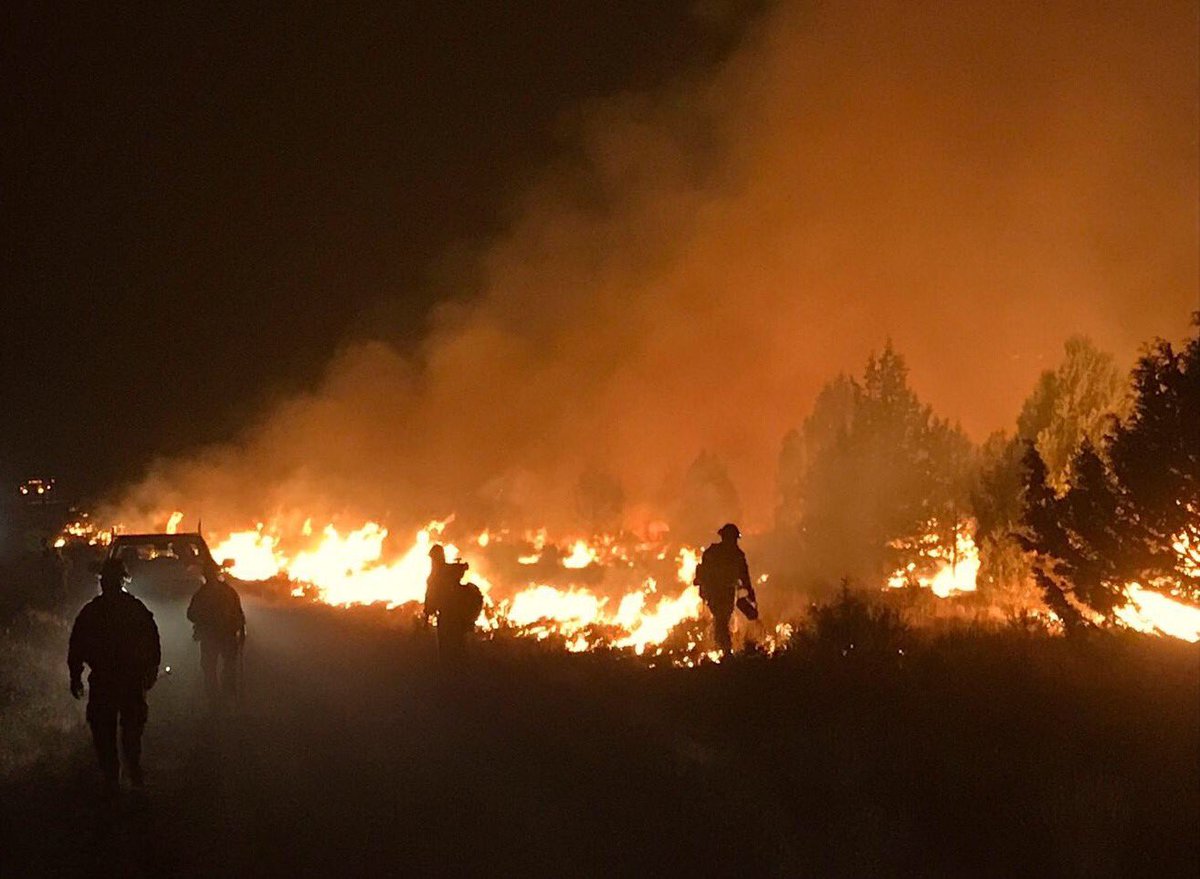 SoCalUSFS_Fire's tweet image. #ModocJulyComplex @ModocNF 39,623 acres 40% contained 1,416 fire personnel inciweb.nwcg.gov/incident/5415/